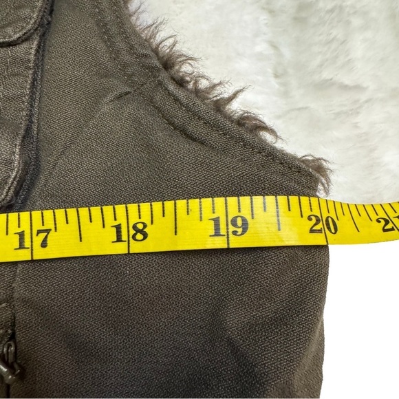 Coffee Shop Vest Size Medium
Olive Green Fleece Lined Snap Button Utility NWT - Picture 14 of 17